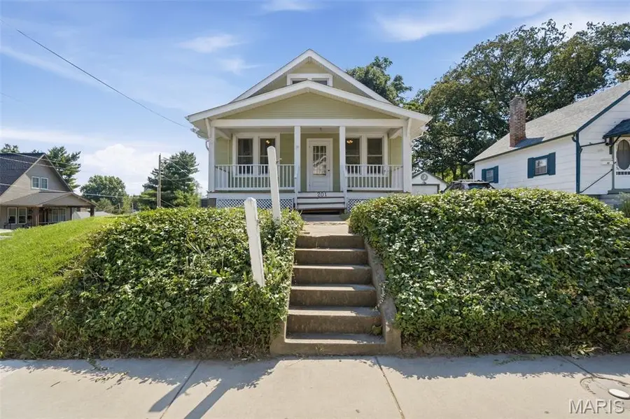201 Perry Street, Saint Charles, MO 63301 - #2