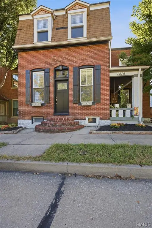 1216 N 5th Street, St Charles, MO 63301