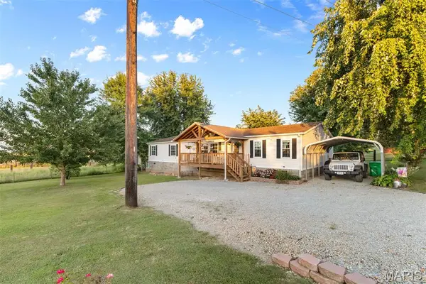 1974 Old Fredericktown Road, Farmington, MO 63640