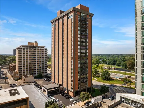 200 S Brentwood Boulevard #6F, St Louis, MO 63105