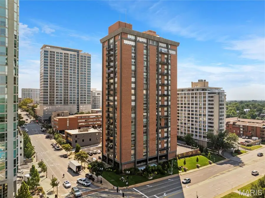 200 S Brentwood Boulevard #6F, Saint Louis, MO 63105 - #2