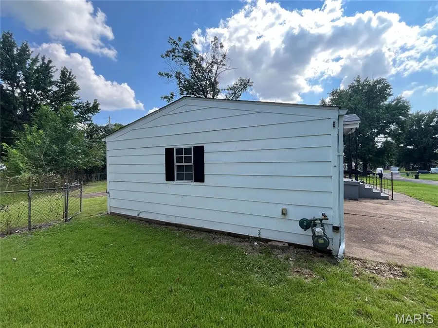 12 Saint Martha Court, Florissant, MO 63031 - #2