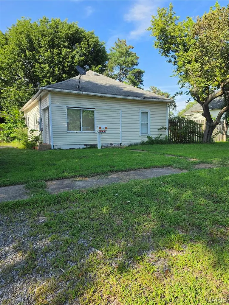 1005 E Elm Street, West Frankfort, IL 62896 - #1