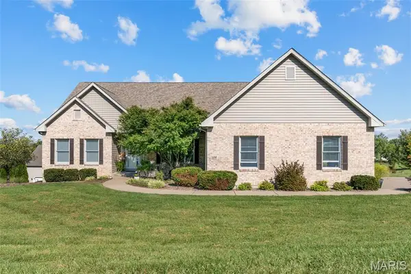 456 Cardinal Meadows Dr, Washington, MO 63090