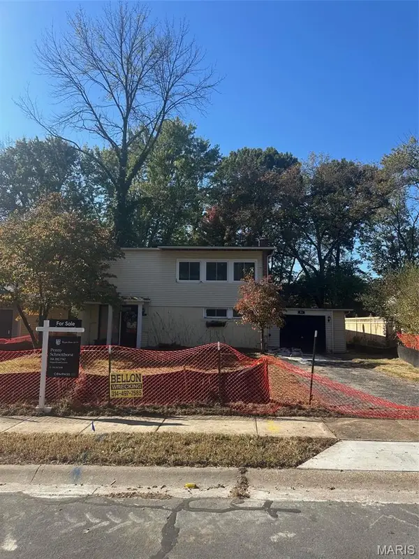 51 Waverton Drive, Ladue, MO 63124
