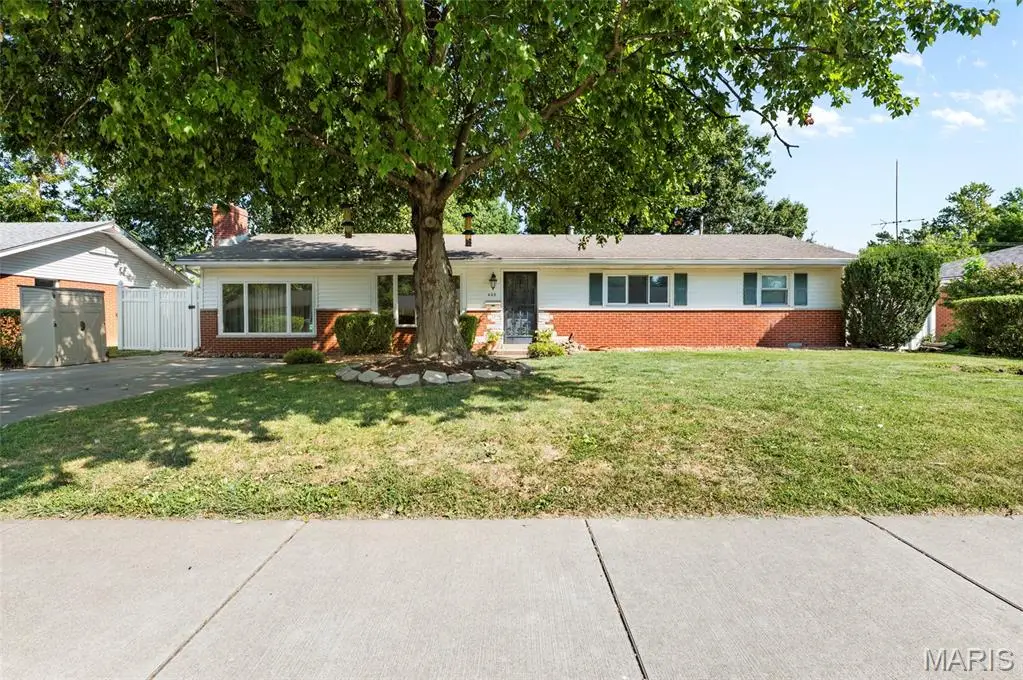 409 W Poplar Street, Mascoutah, IL 62258 - #1