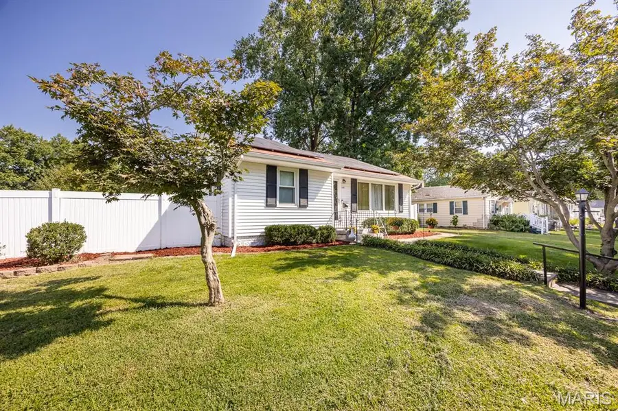 149 S 33rd Street, Belleville, IL 62226 - #3