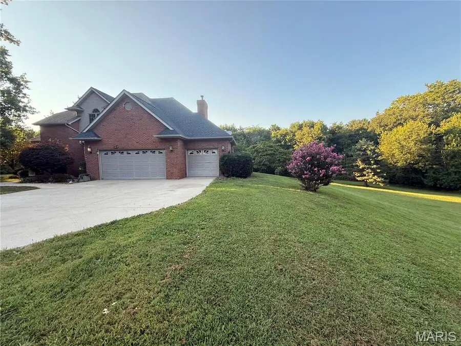 3206 Nottoway Avenue, Godfrey, IL 62035 - #3