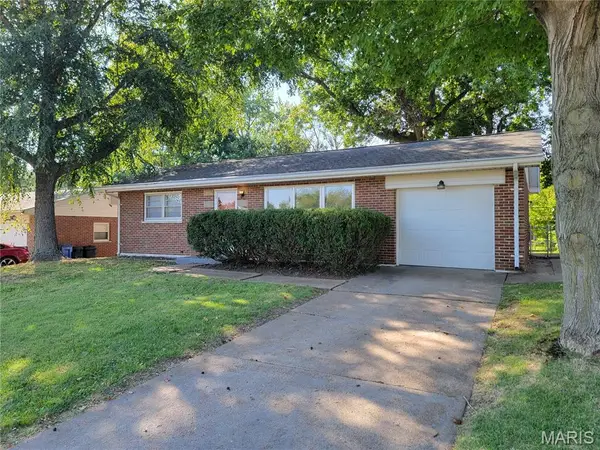 2020 Saint Stephen Drive, Florissant, MO 63033