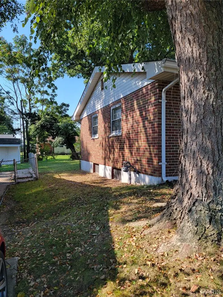 2020 Saint Stephen Drive, Florissant, MO 63033 - #3