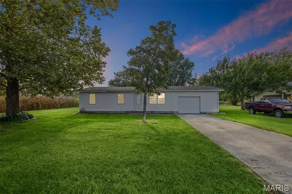 708 S 3rd Street, Irvington, IL 62848