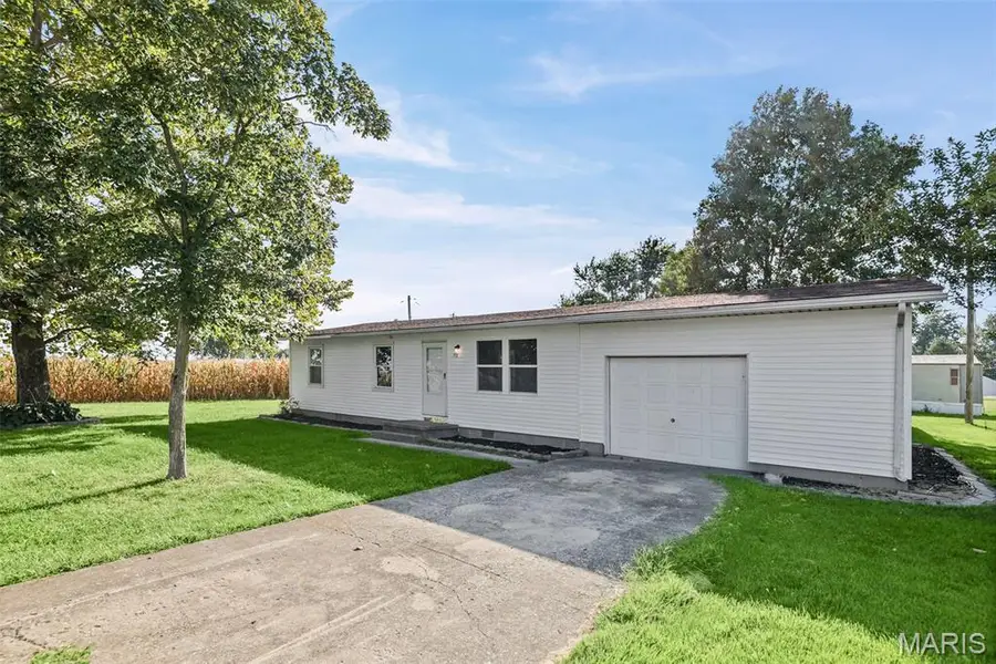 708 S 3rd Street, Irvington, IL 62848 - #3