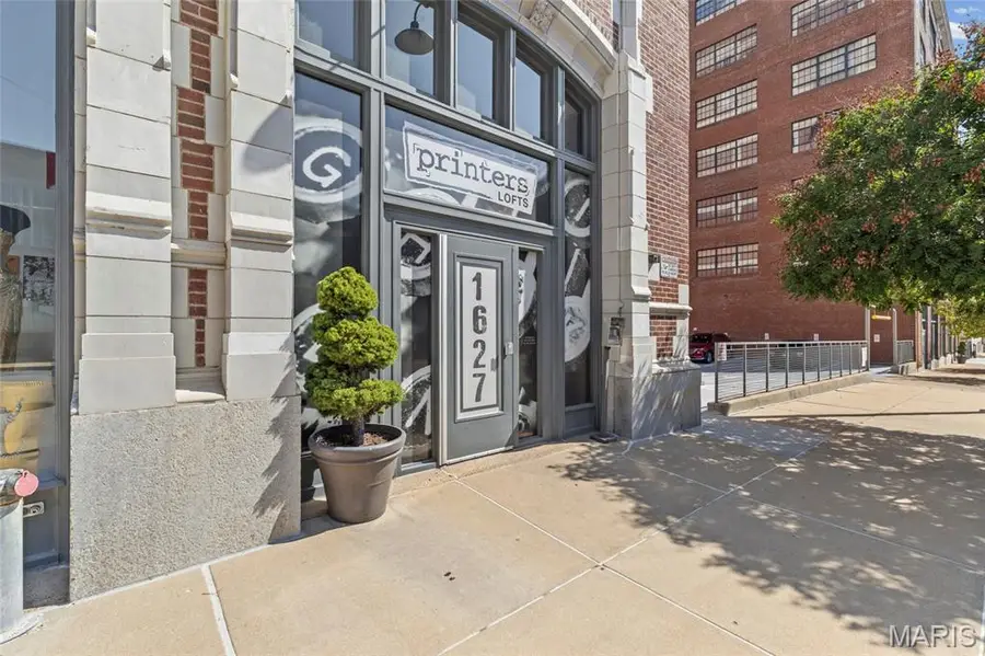 1627 Locust Street #406, Saint Louis, MO 63103 - #2