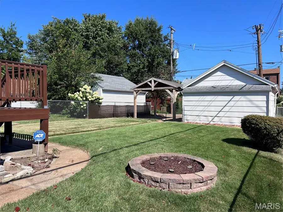 6015 Oleatha Avenue, Saint Louis, MO 63139 - #2