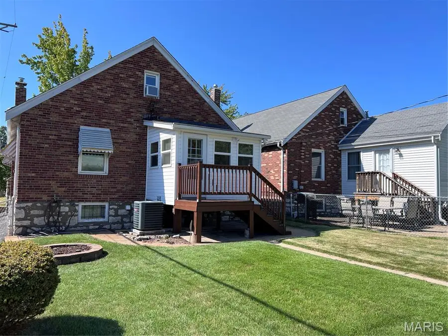 6015 Oleatha Avenue, Saint Louis, MO 63139 - #3