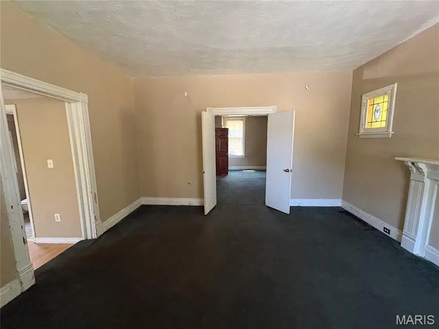 4166 Osceola Street, Saint Louis, MO 63116 - #3