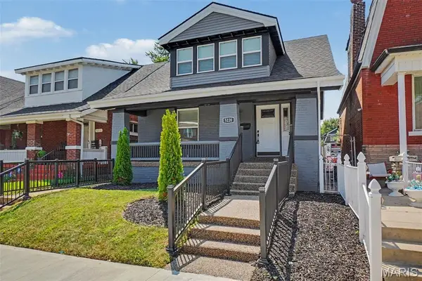 5220 Highland Avenue, St Louis, MO 63113