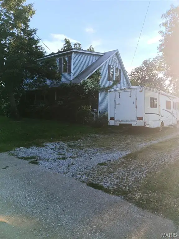 629 Royal Heights Road, Belleville, IL 62226