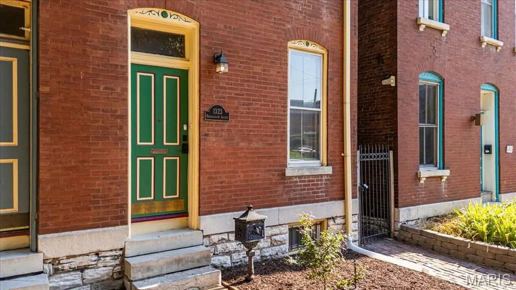 1323 Shenandoah Avenue, Saint Louis, MO 63104 - #1
