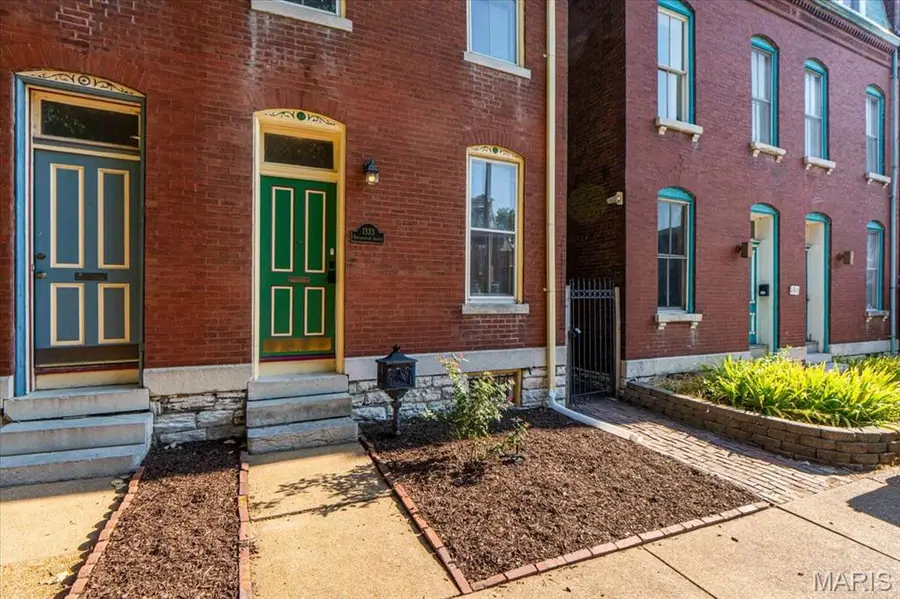 1323 Shenandoah Avenue, Saint Louis, MO 63104 - #2