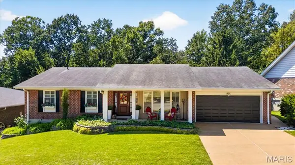 5060 Suson Hills Drive, St Louis, MO 63128