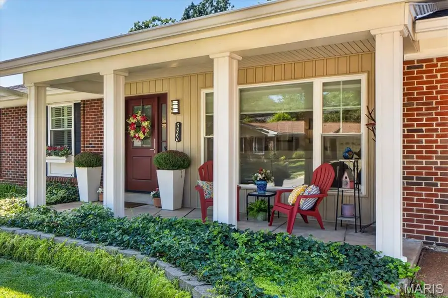 5060 Suson Hills Drive, Saint Louis, MO 63128 - #2