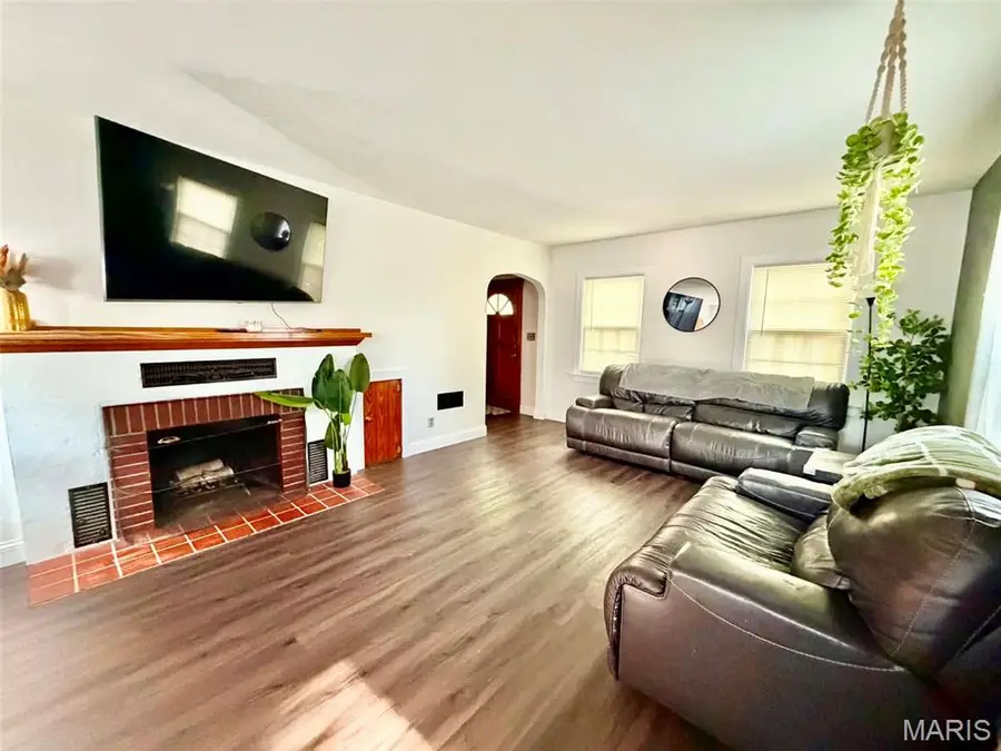 407 S 9th Street, East Alton, IL 62024 - #2