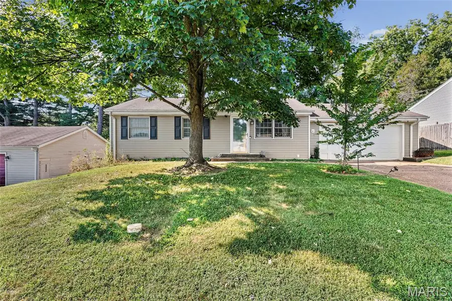 158 E Donaldson Drive, Saint Louis, MO 63129 - #2
