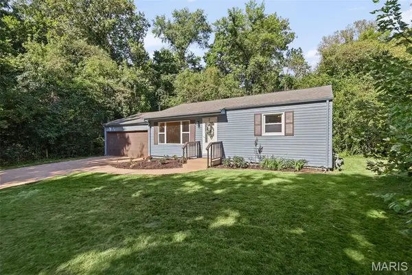 66 Birch Drive, Belleville, IL 62223