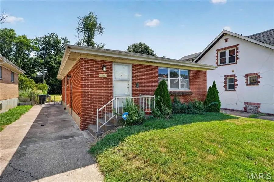 4402 Tholozan Avenue, Saint Louis, MO 63116 - #2
