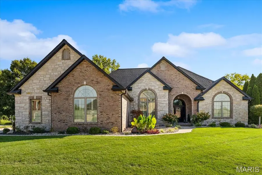 348 Forest Oaks Drive, Caseyville, IL 62232 - #2