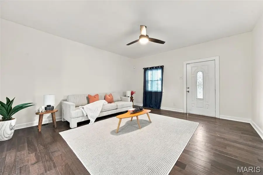 6121 Alabama Avenue, Saint Louis, MO 63111 - #2