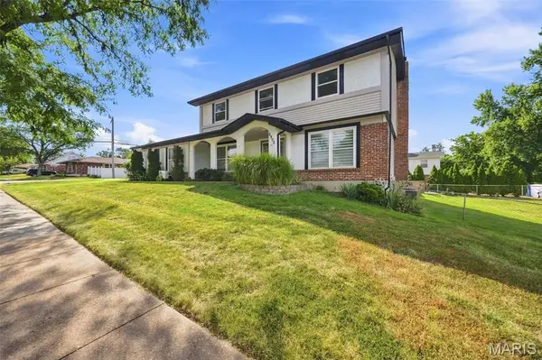 2902 Flameglow Drive, St Louis, MO 63129