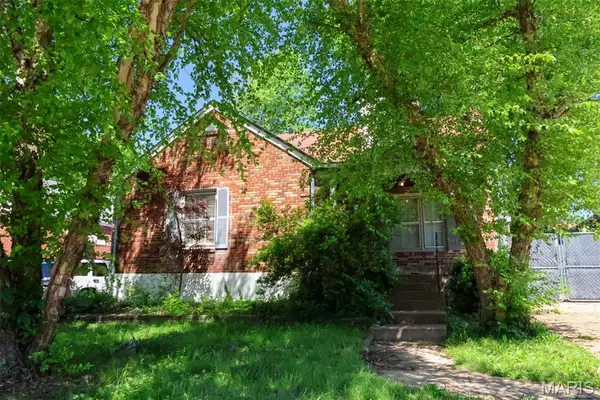 1067 Melvin Avenue, St Louis, MO 63137