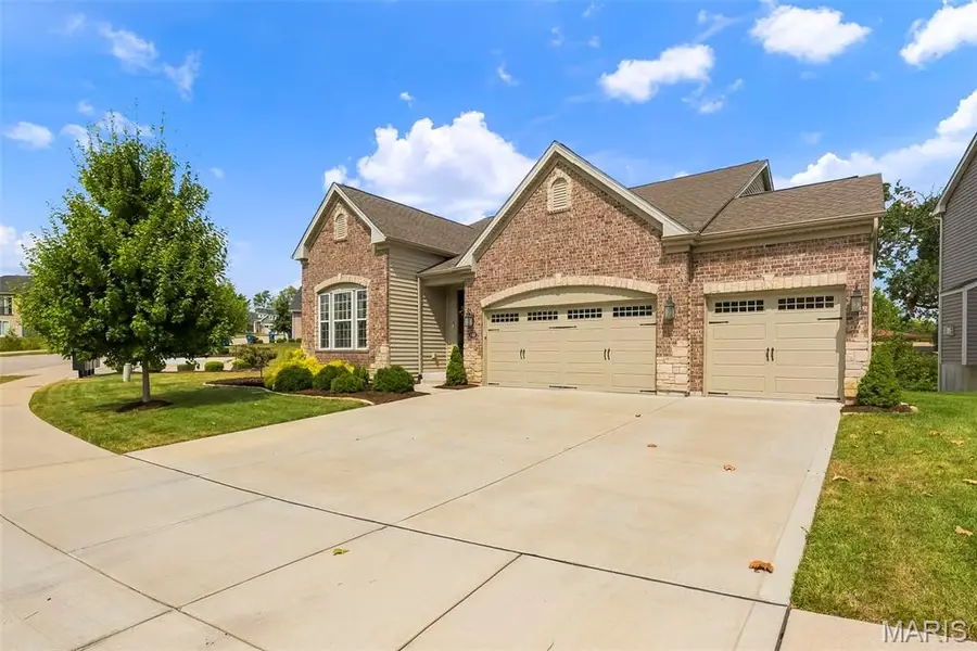 140 Oakleigh Park Lane, Saint Charles, MO 63303 - #2
