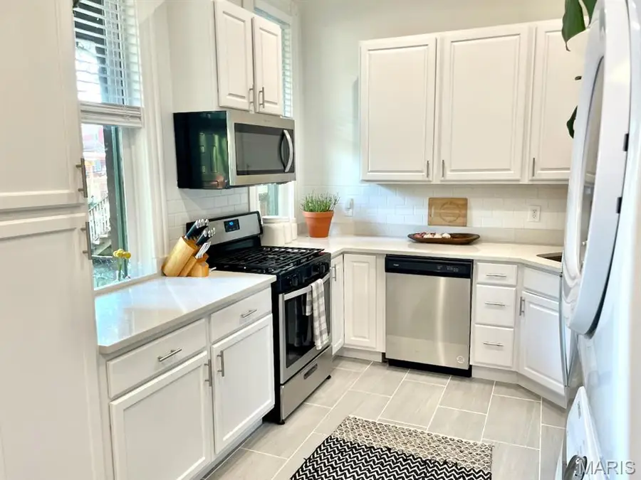 4448 Gibson Avenue, Saint Louis, MO 63110 - #2