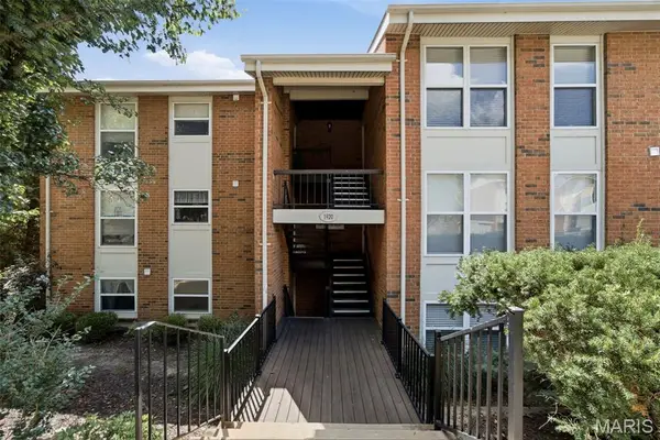 1920 Hunting Lake Court #302, Kirkwood, MO 63122