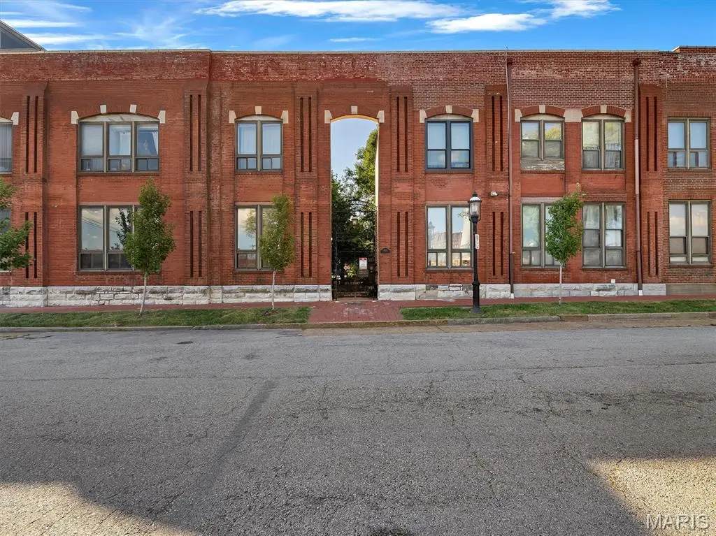 1523 S 10th Street #110, Saint Louis, MO 63104 - #1