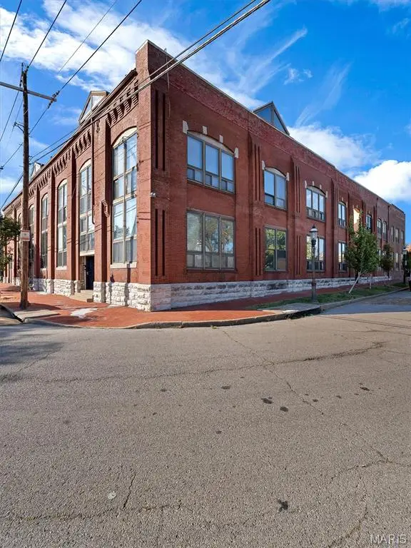 1523 S 10th Street #110, Saint Louis, MO 63104 - #3