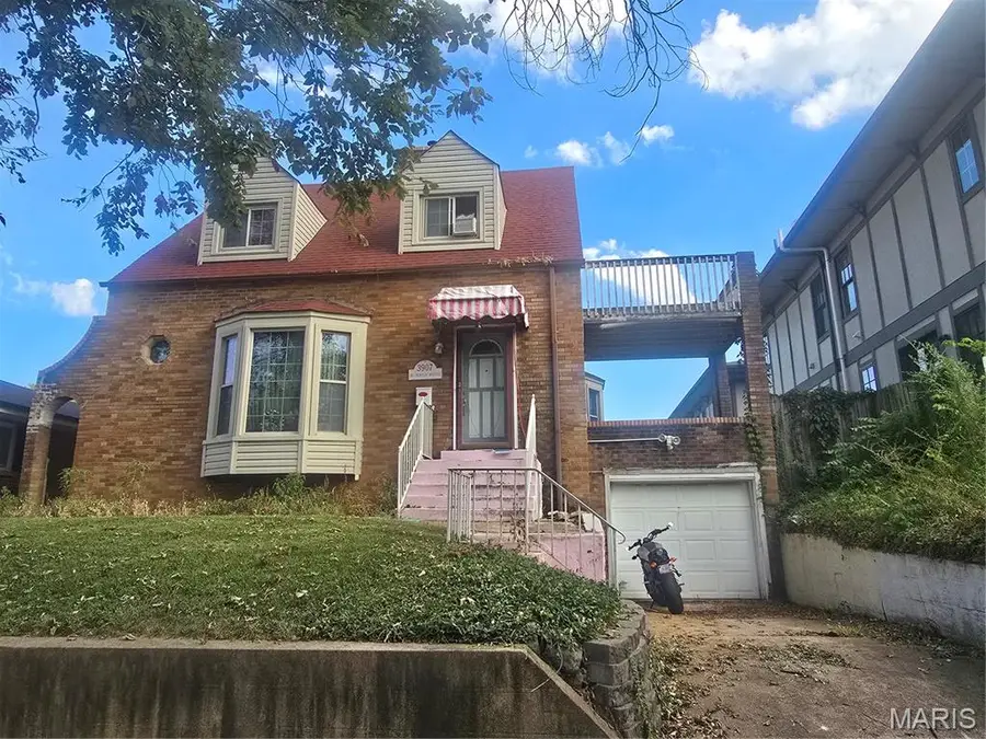 3907 Mcdonald Avenue, Saint Louis, MO 63116 - #2