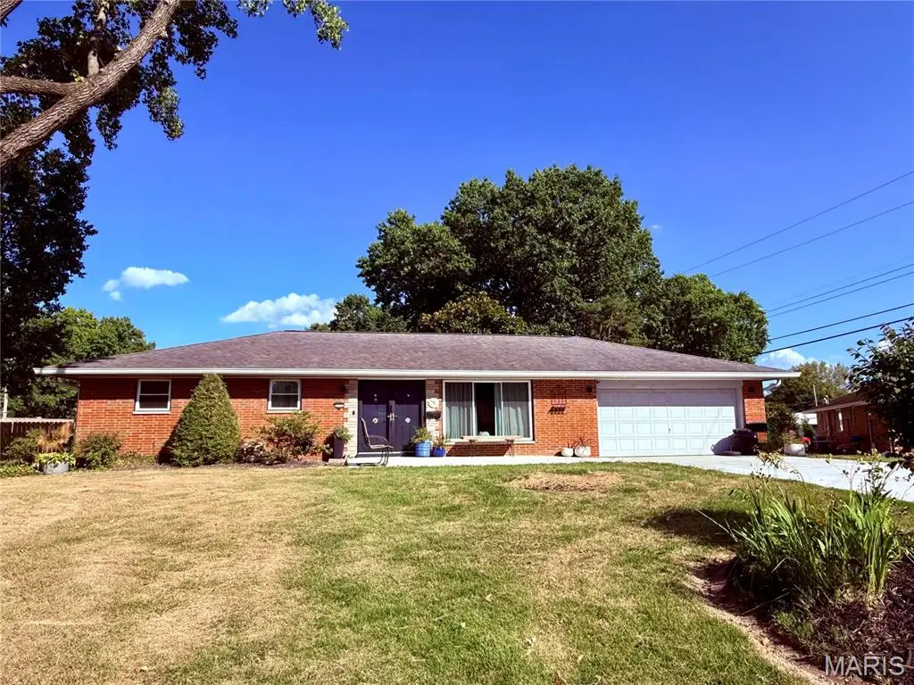 4303 Chadwick Drive, Alton, IL 62002 - #1