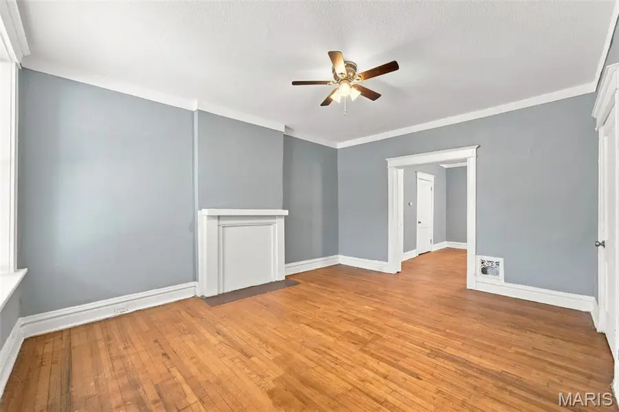 6000 Etzel Avenue, Saint Louis, MO 63112 - #3
