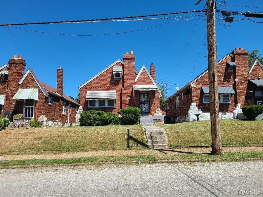 1365 Switzer Avenue, Saint Louis, MO 63147 - #2
