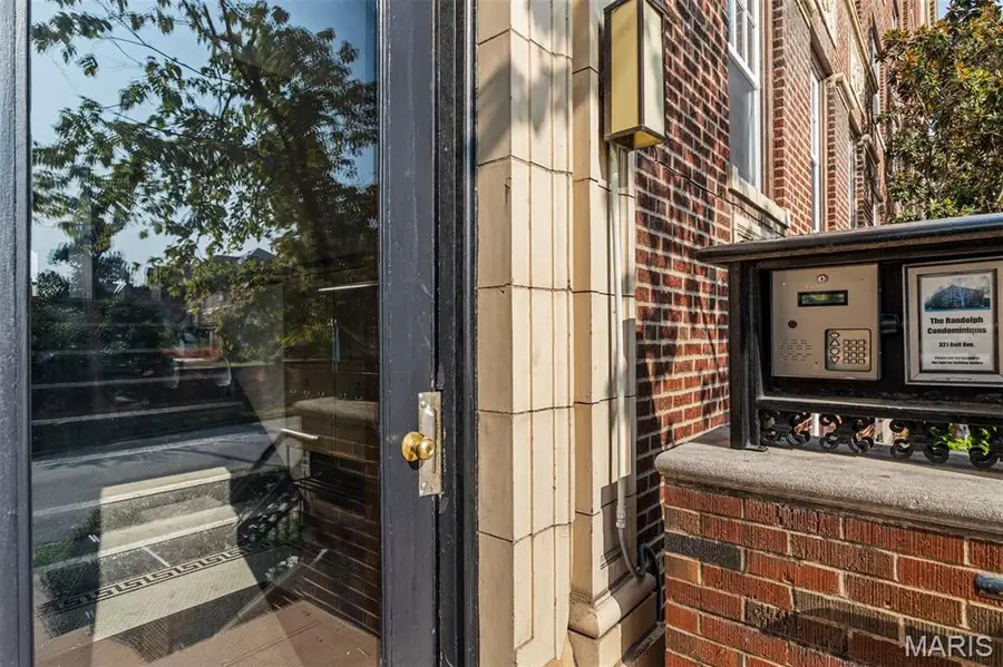 321 Belt Avenue #301, Saint Louis, MO 63112 - #2