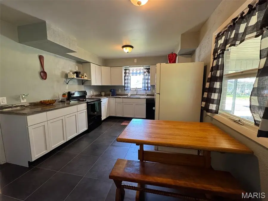 808 Taylor Ave, Farmington, MO 63640 - #3