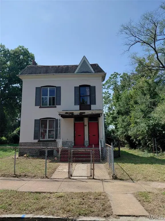6032 Suburban Avenue, St Louis, MO 63112