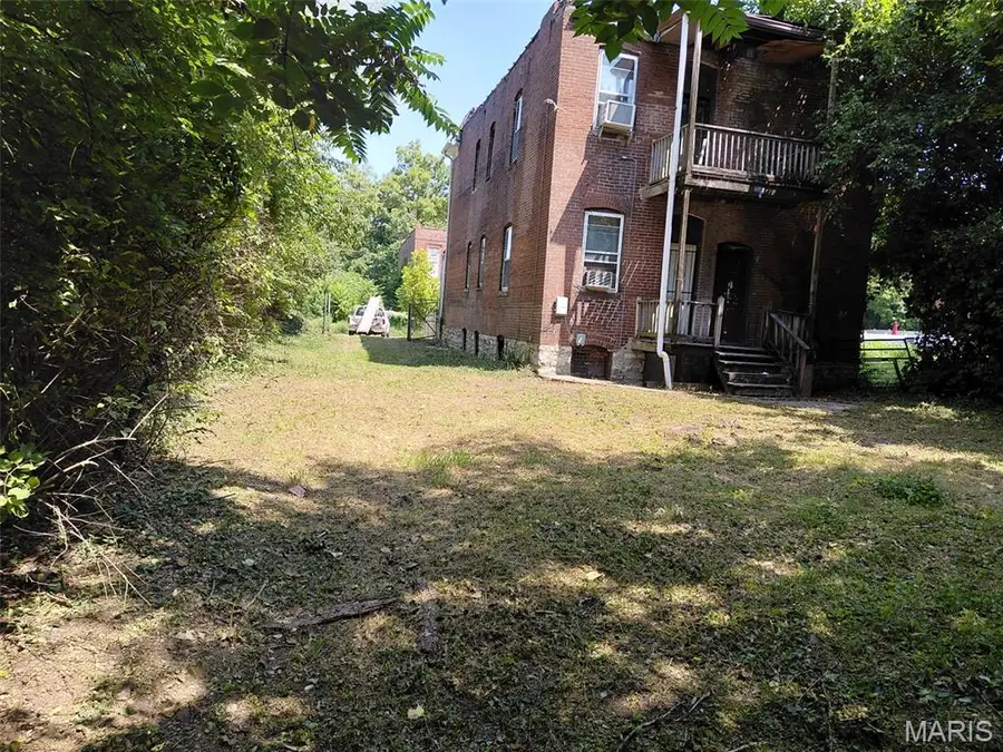 6032 Suburban Avenue, Saint Louis, MO 63112 - #2