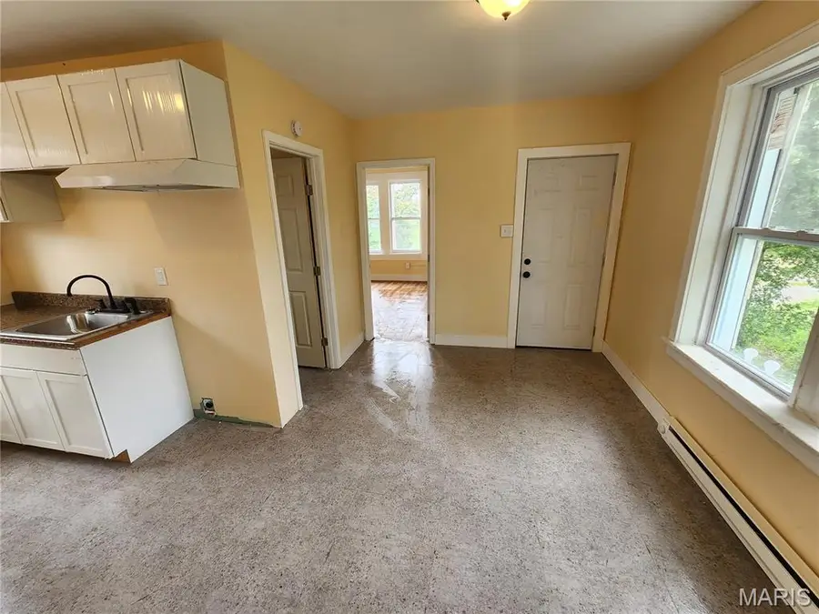 4710 Highland Avenue, Saint Louis, MO 63113 - #2