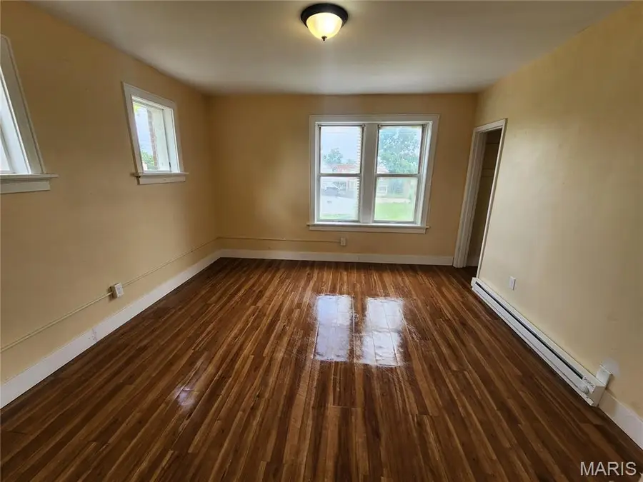 4710 Highland Avenue, Saint Louis, MO 63113 - #3