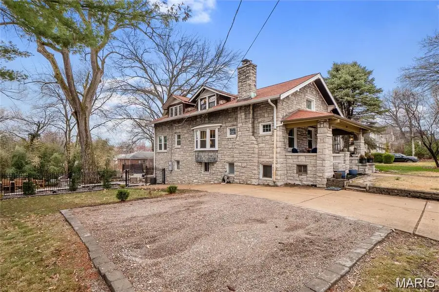 1507 Mccausland Avenue, Saint Louis, MO 63117 - #3